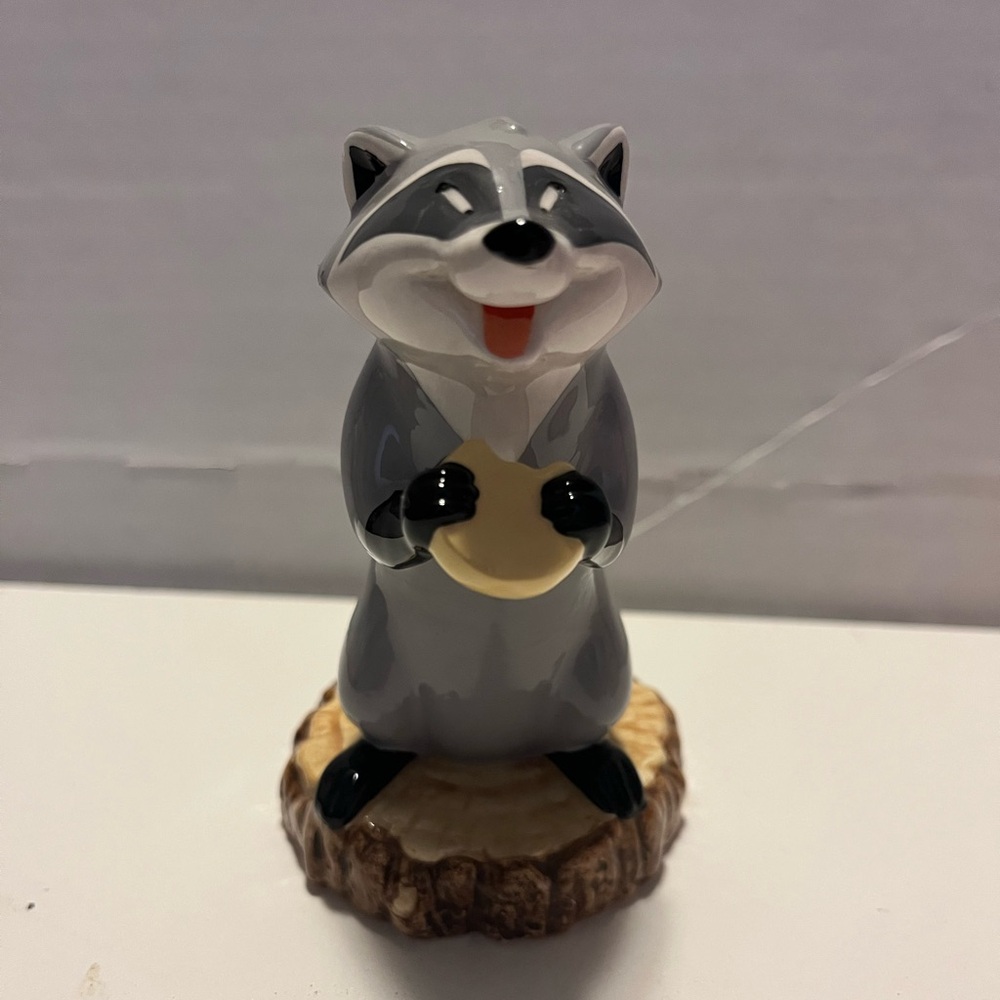 Disney’s Pocahontas Meeko figurine
